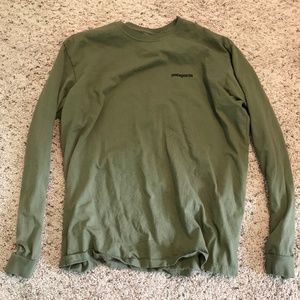 Patagonia army green long-sleeve t-shirt